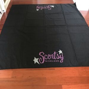 Scentsy tablecloth